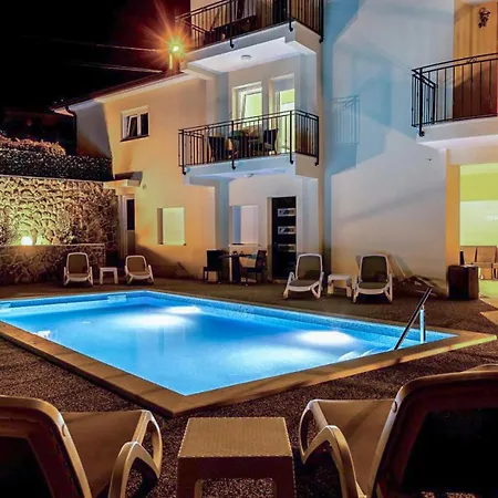 3 Bedroom Awesome In *