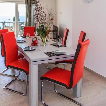 3 Bedroom Awesome In Apartmán