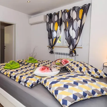 Appartement 3 Bedroom Awesome In